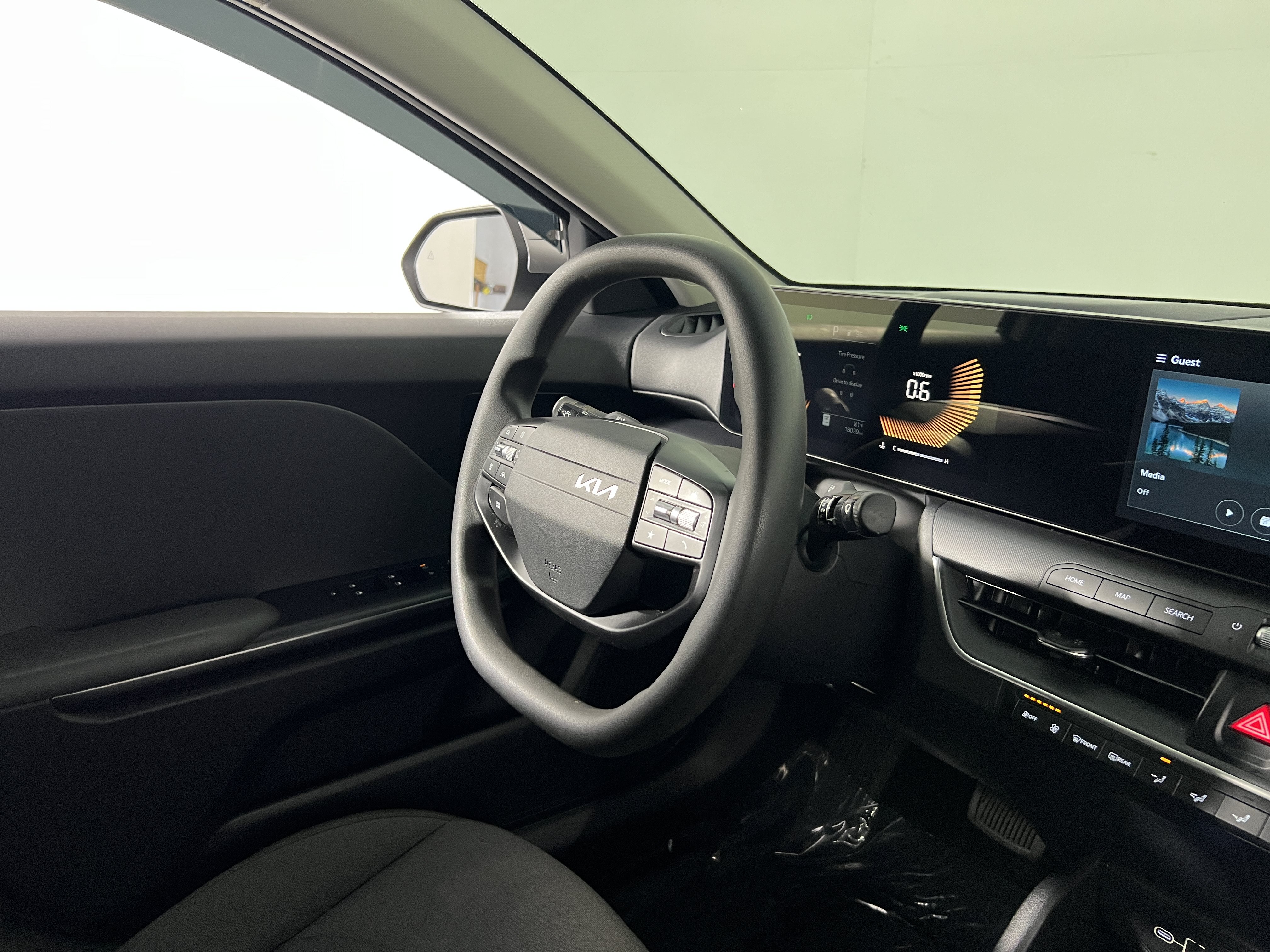 Used 2025 Kia K4 FWD image 10
