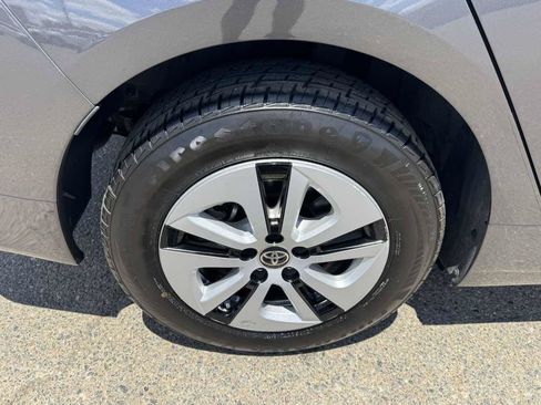 Used 2017 Toyota Prius Two FWD image 29