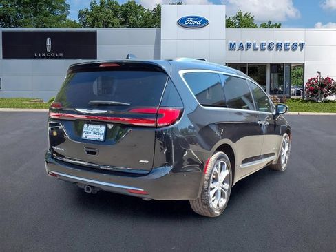 Used 2022 Chrysler Pacifica Pinnacle AWD/4WD image 4