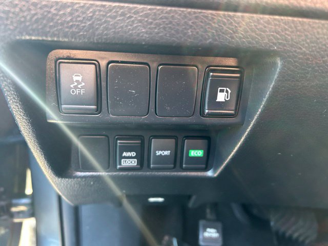 Used 2018 Nissan Rogue S AWD/4WD image 23