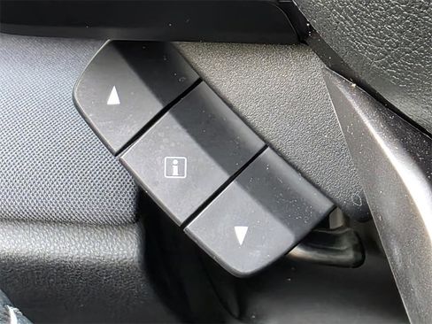 Used 2022 Subaru Outback Premium image 25