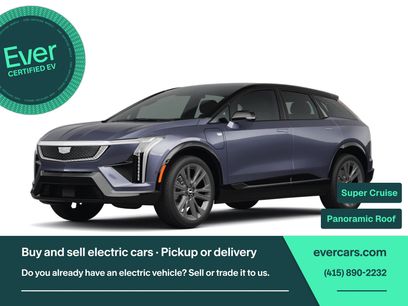 Used 2025 Cadillac Optiq Luxury 1