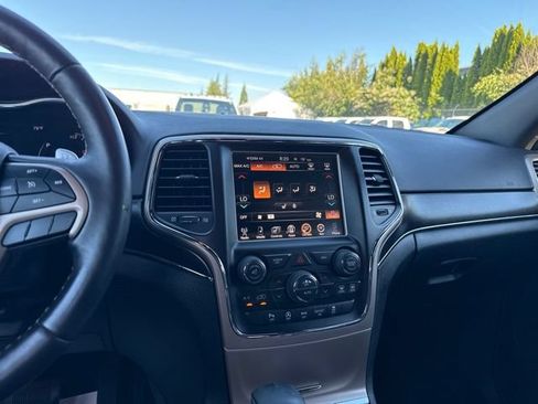 Used 2017 Jeep Grand Cherokee Limited w/ Trailer Tow Group IV AWD/4WD image 21