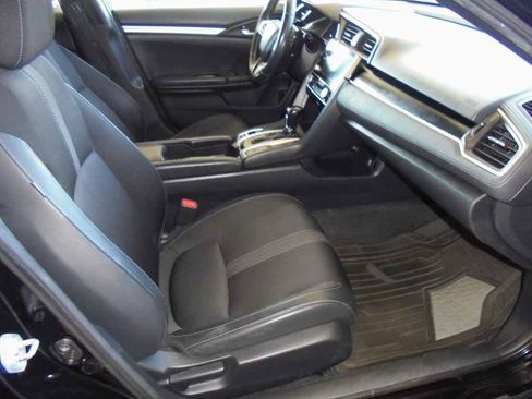 Used 2019 Honda Civic Sport image 8