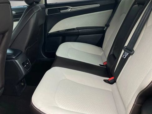 Used 2020 Ford Fusion SE w/ Equipment Group 151A FWD image 11