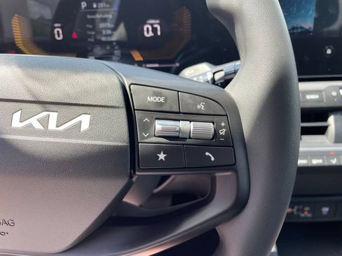 New 2026 Kia K4 FWD image 25