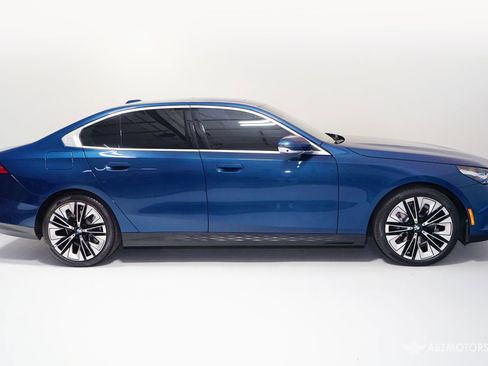 Used 2025 BMW 530i image 4