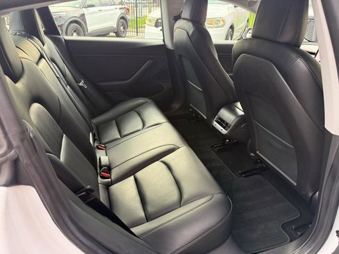 Used 2019 Tesla Model 3 Mid Range image 30