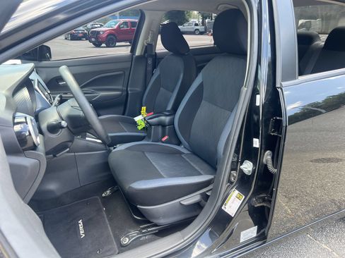 Certified 2023 Nissan Versa SV FWD image 17