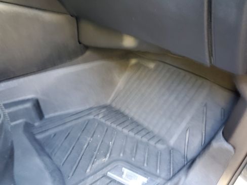 Used 2015 Cadillac Escalade Luxury image 35