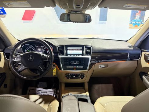 Used 2016 Mercedes-Benz GL 450 4MATIC image 11