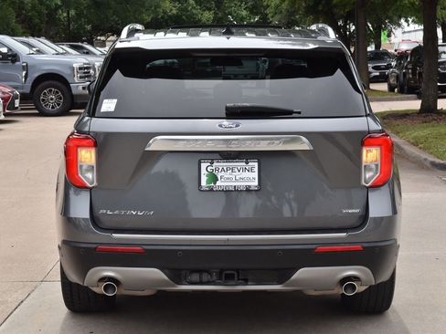 Used 2023 Ford Explorer Platinum w/ Technology Package RWD image 9