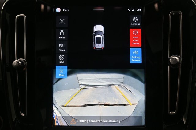 Used 2023 Volvo XC40 B4 Ultimate FWD image 23