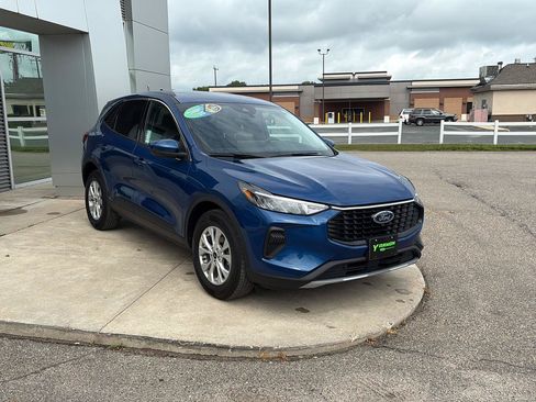 Used 2023 Ford Escape Active AWD/4WD image 7