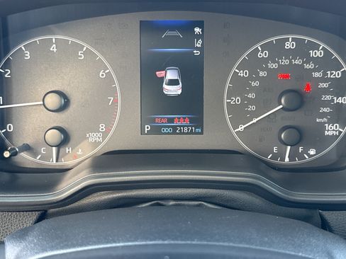 Used 2025 Toyota Corolla LE FWD image 21