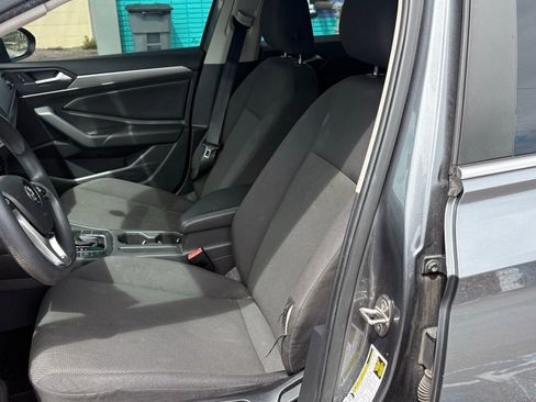 Used 2019 Volkswagen Jetta S w/ Driver Assistance Package image 9