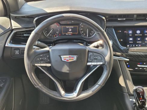 Used 2024 Cadillac XT6 Premium Luxury FWD image 12