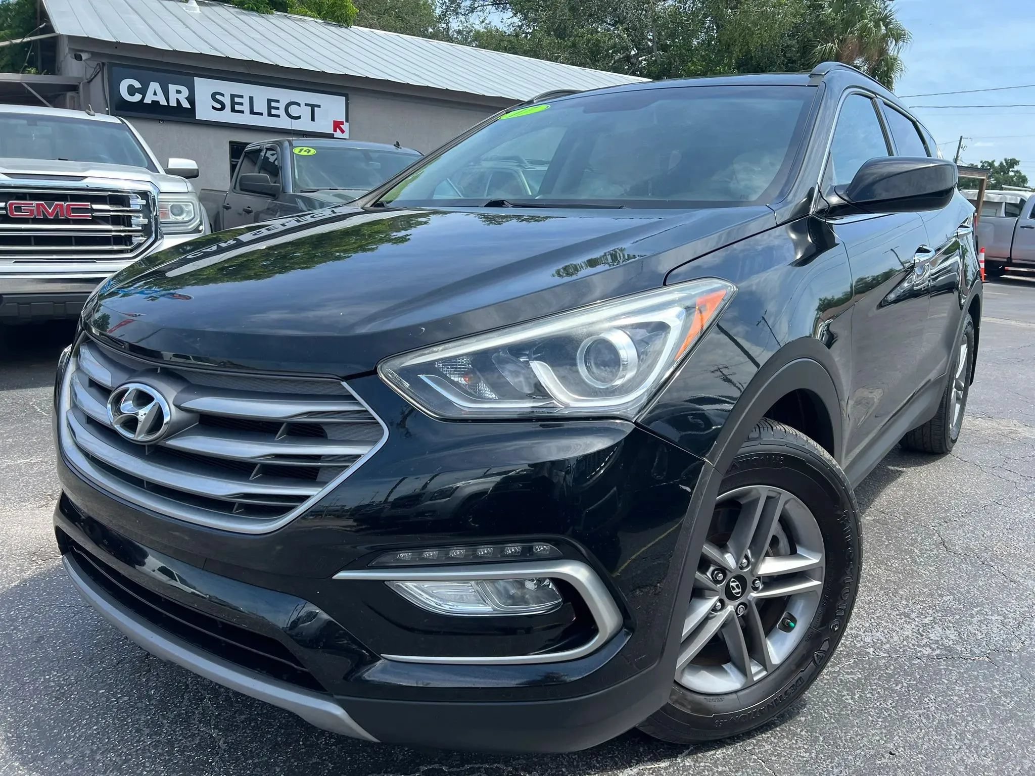 Used 2017 Hyundai Santa Fe Sport FWD image 1