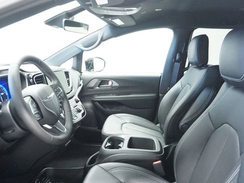 New 2026 Chrysler Voyager LX image 28