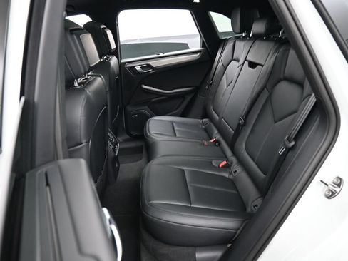 Certified 2026 Porsche Macan AWD/4WD image 25