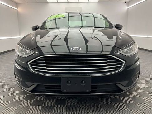 Used 2020 Ford Fusion SE image 2