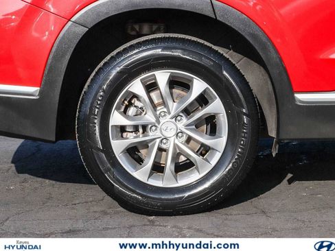 Used 2019 Hyundai Santa Fe SE AWD/4WD image 9