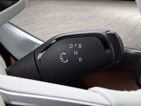 New 2025 Volkswagen ID. Buzz 1st Edition image 10