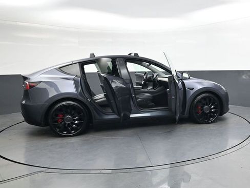 Used 2021 Tesla Model Y Performance image 37