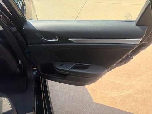 Used 2016 Honda Civic Touring image 30