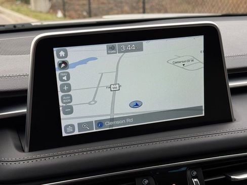 Used 2021 Genesis G70 3.3T image 4