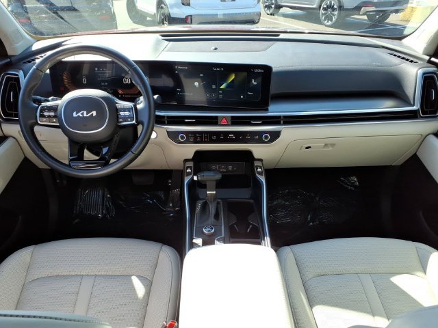 Certified 2025 Kia Sorento EX FWD image 11