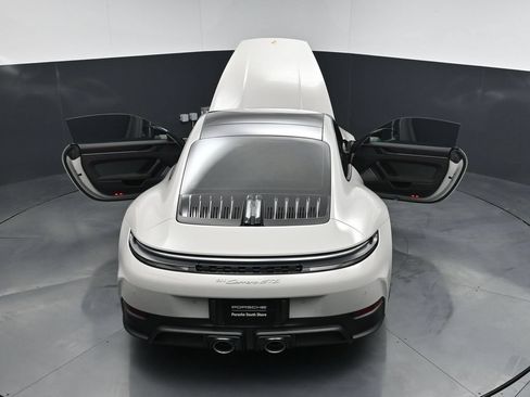 Certified 2026 Porsche 911 Carrera GTS RWD image 31