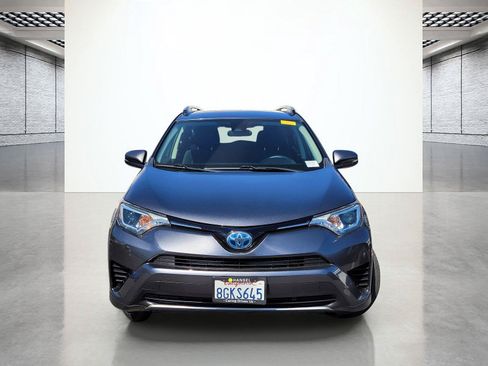 Used 2018 Toyota RAV4 LE AWD/4WD image 4