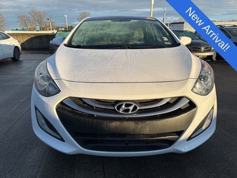 Used 2014 Hyundai Elantra GT w/ Option Group 03 image 2