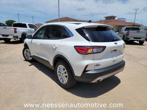 Used 2021 Ford Escape SE w/ Convenience Package image 5