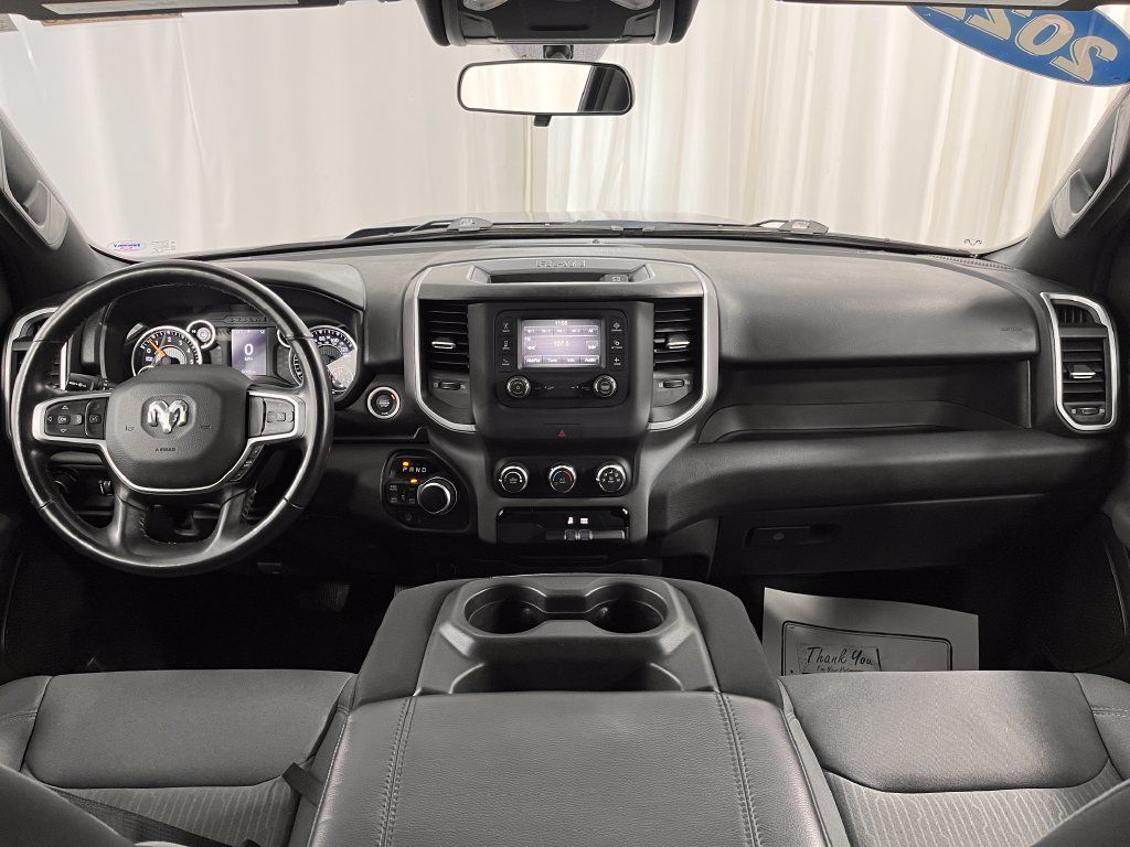 Used 2022 RAM 1500 Big Horn AWD/4WD image 2