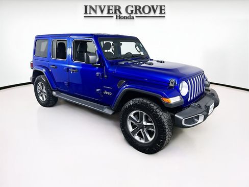Used 2020 Jeep Wrangler Unlimited Sahara w/ Uconnect 4C Nav & Sound Group AWD/4WD image 3