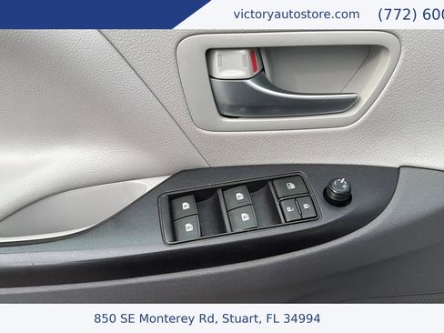 Used 2019 Toyota Sienna LE image 31