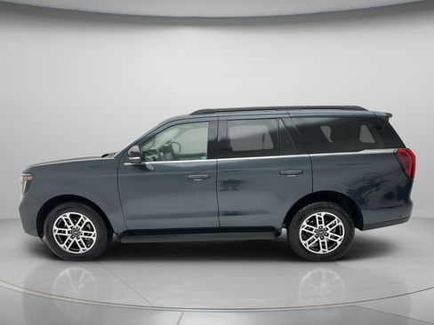 Used 2025 Ford Expedition Active AWD/4WD image 8