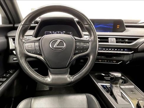 Used 2019 Lexus UX 200 F Sport image 4