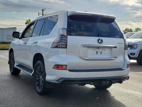 Used 2023 Lexus GX 460 Premium w/ Accessory Package image 4
