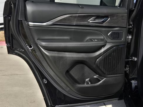 New 2025 Jeep Grand Cherokee Overland w/ Luxury Tech Group IV image 12