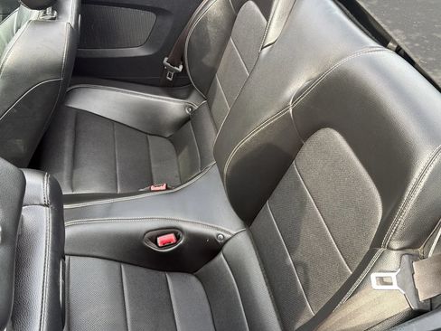 Used 2018 Ford Mustang Premium RWD image 8