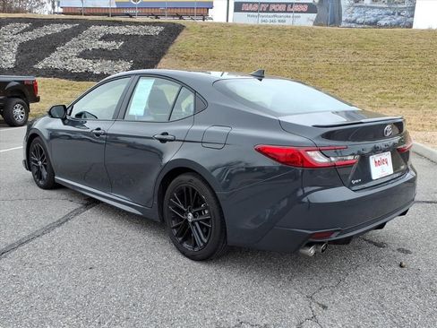 Used 2025 Toyota Camry SE image 7