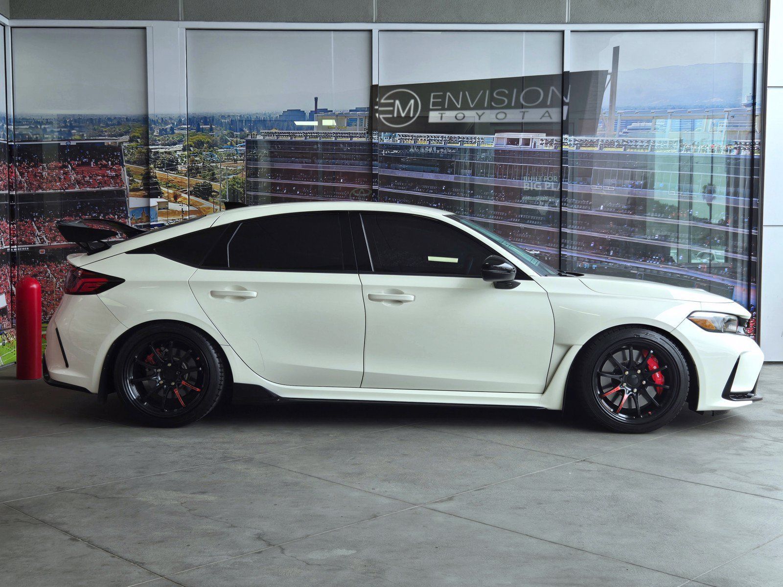 Used 2025 Honda Civic Type R image 5