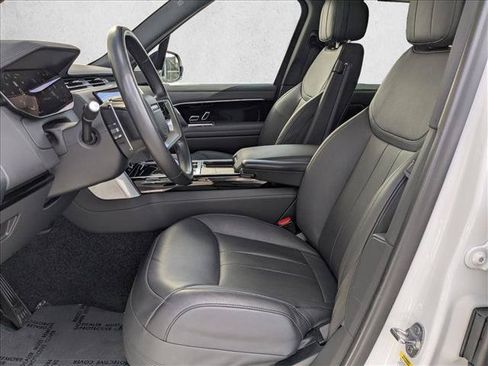 Used 2023 Land Rover Range Rover Long Wheelbase SE AWD/4WD image 17