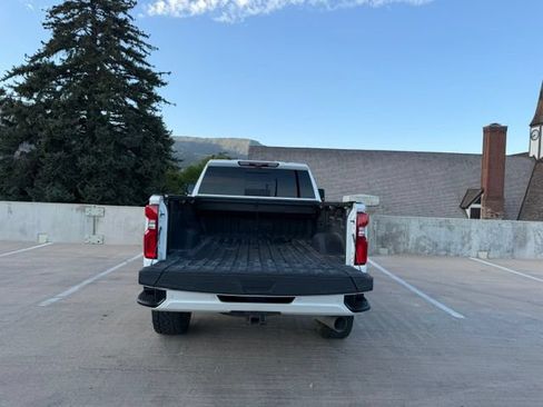Used 2023 Chevrolet Silverado 2500 High Country w/ Z71 Off-Road Package AWD/4WD image 8