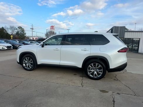 Used 2025 Toyota Grand Highlander Limited image 2