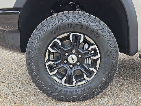 New 2026 Chevrolet Silverado 1500 ZR2 AWD/4WD image 59
