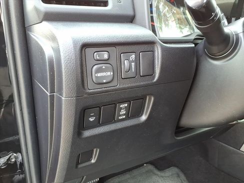 Used 2018 Toyota 4Runner SR5 image 18